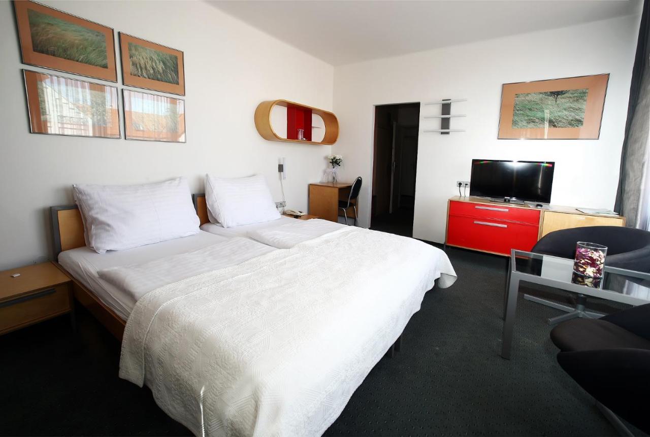 Hotel Central Plzen Luaran gambar