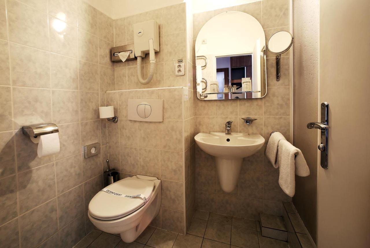 Hotel Central Plzen Luaran gambar