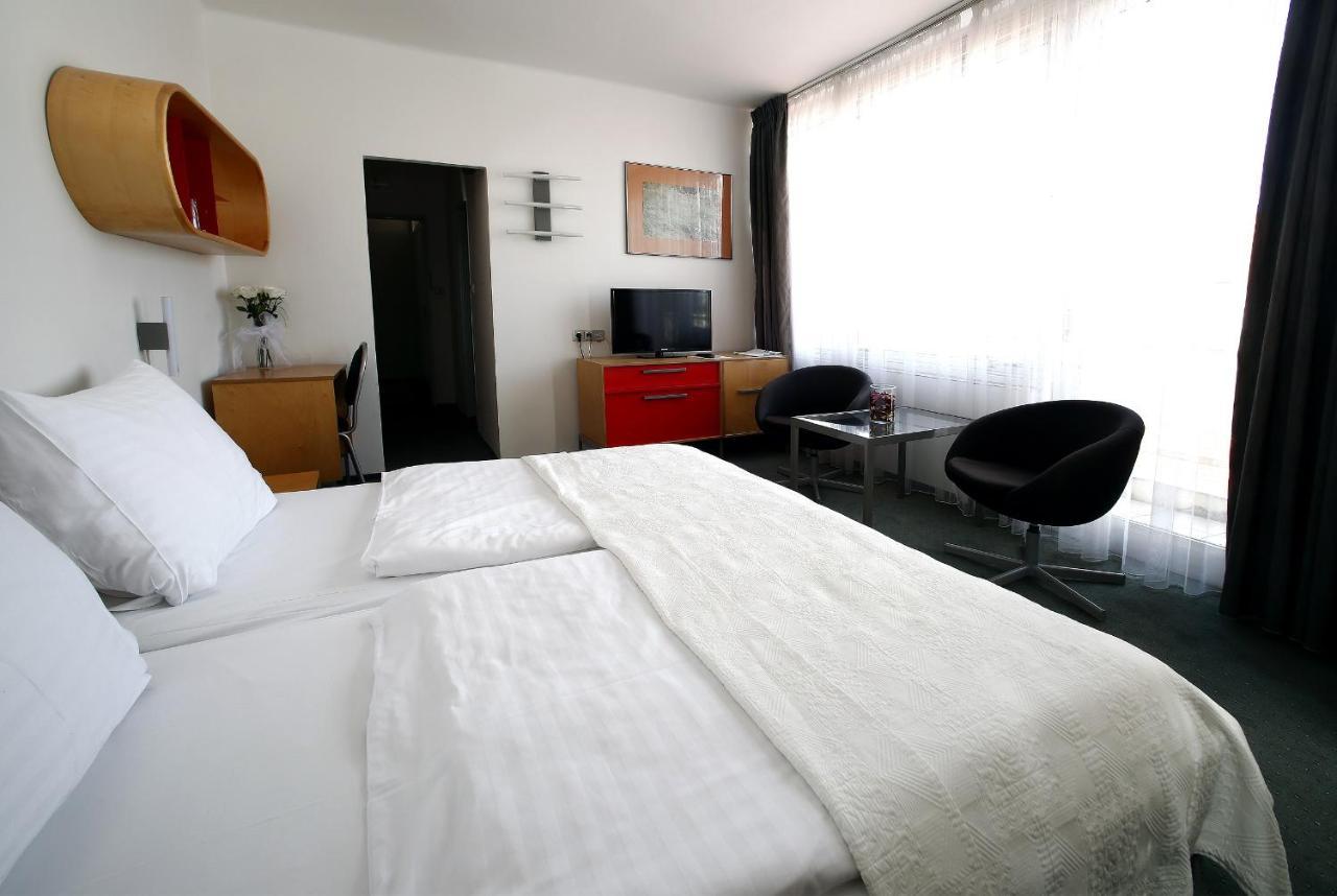 Hotel Central Plzen Luaran gambar