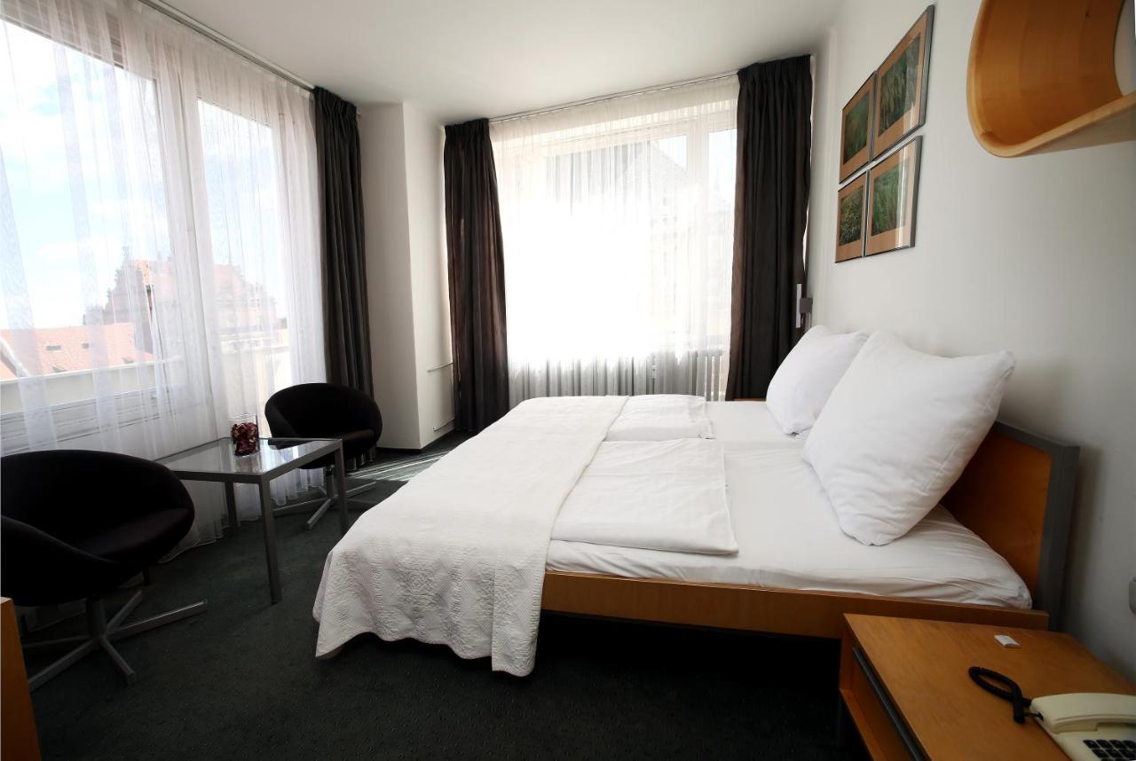 Hotel Central Plzen Luaran gambar