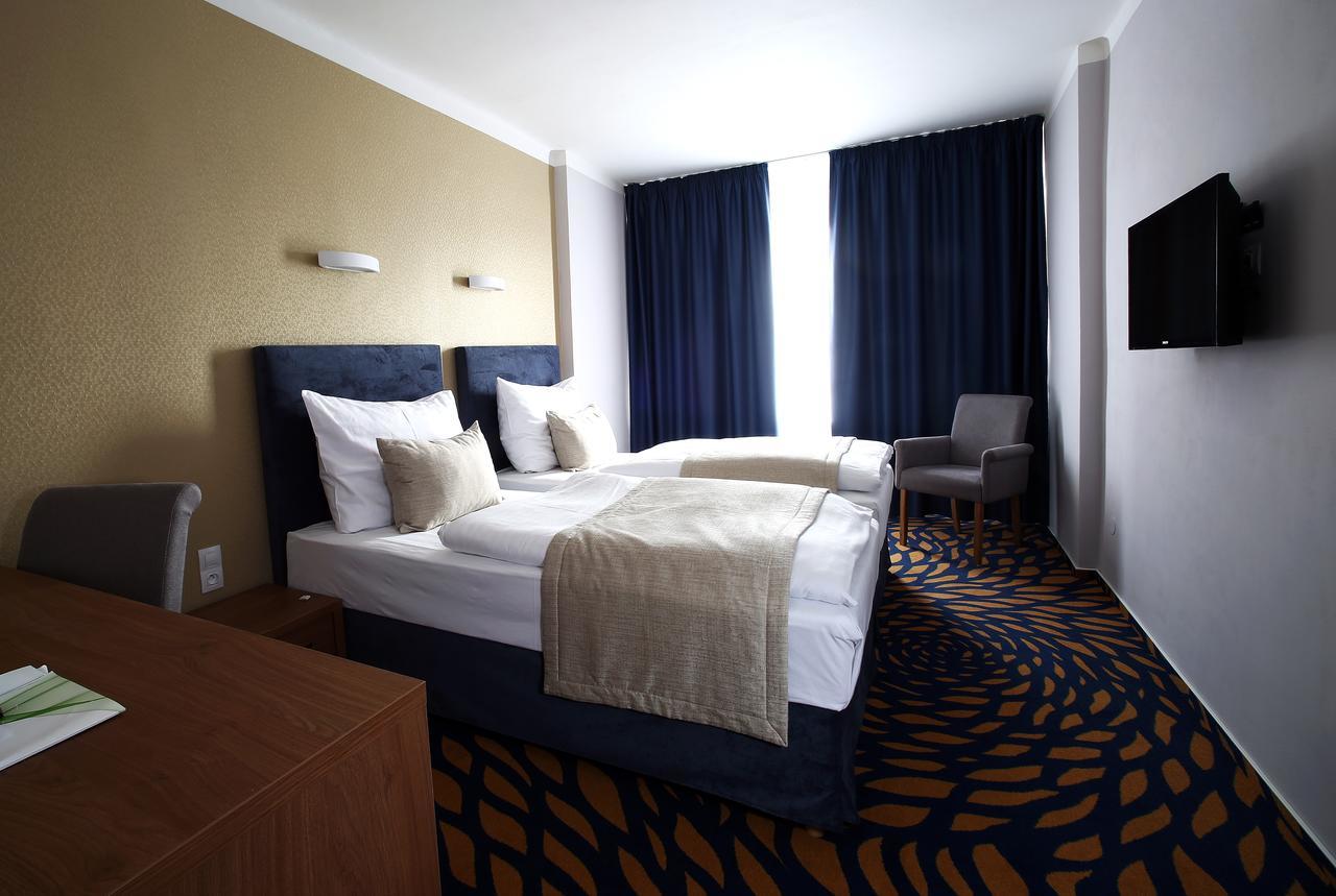 Hotel Central Plzen Luaran gambar