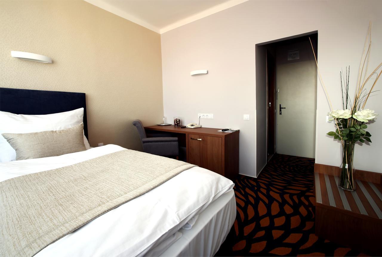 Hotel Central Plzen Luaran gambar