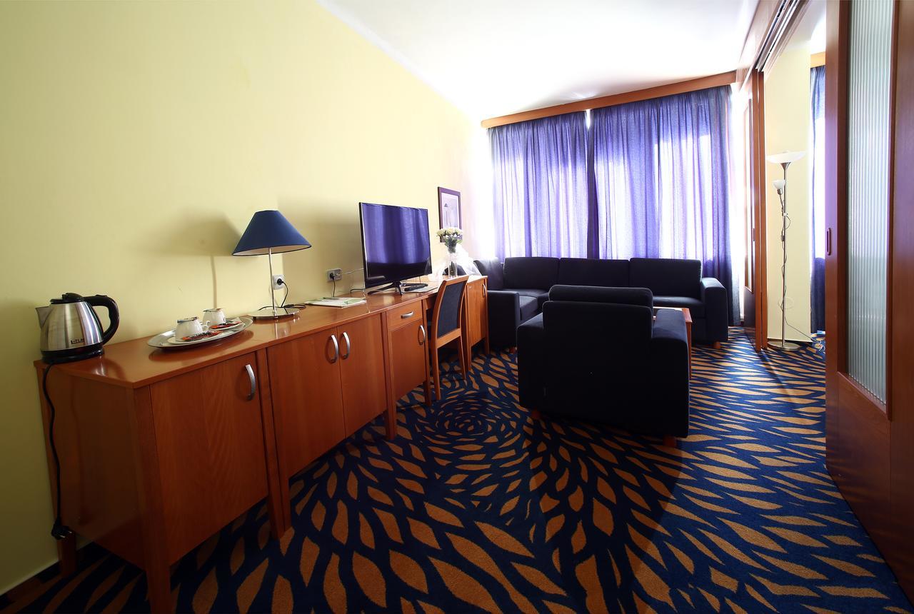 Hotel Central Plzen Luaran gambar
