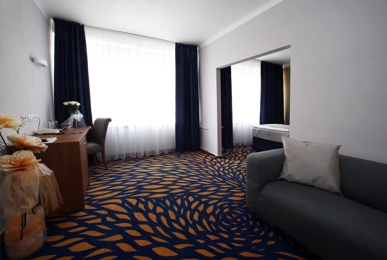 Hotel Central Plzen Luaran gambar