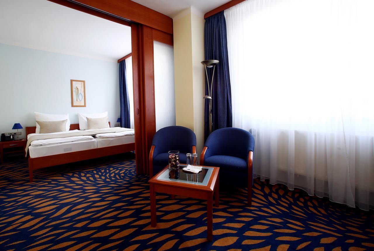 Hotel Central Plzen Luaran gambar