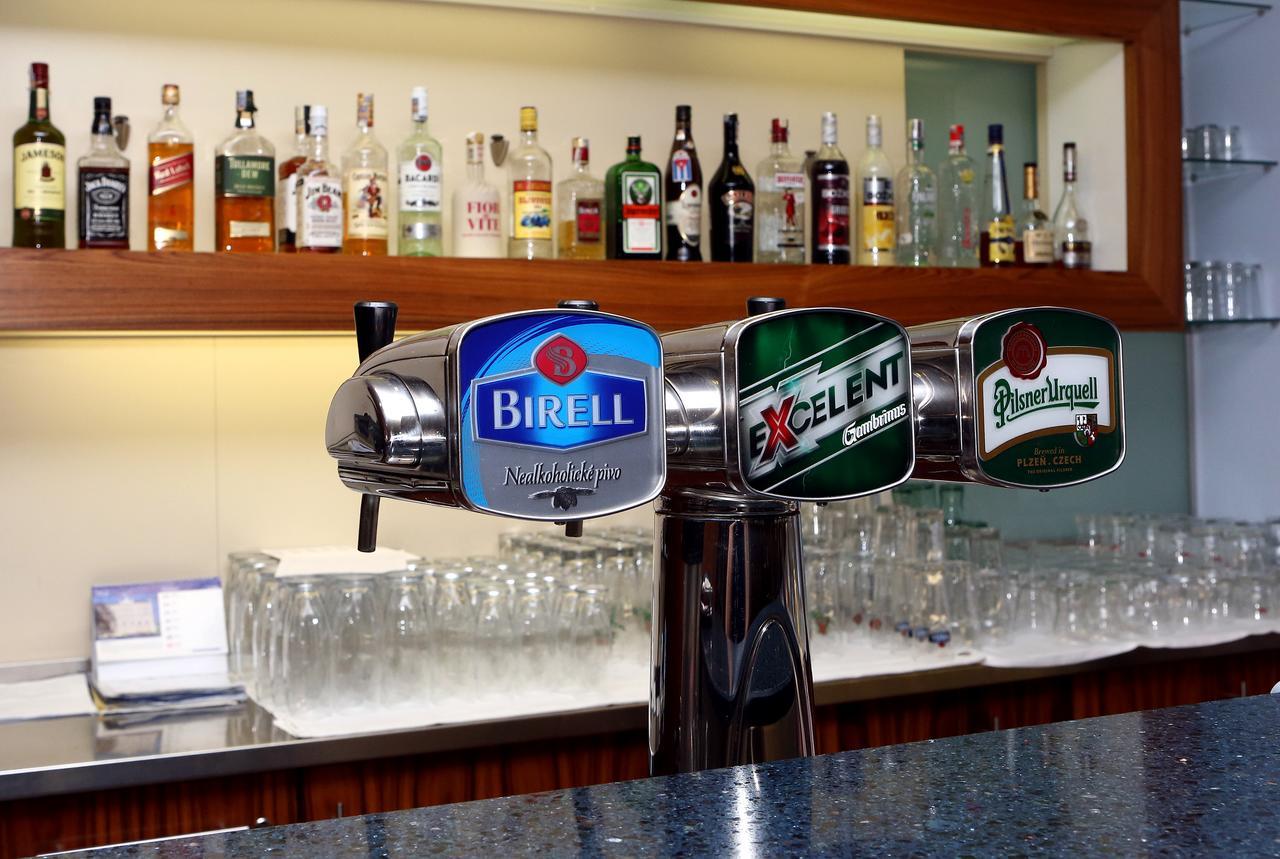 Hotel Central Plzen Luaran gambar