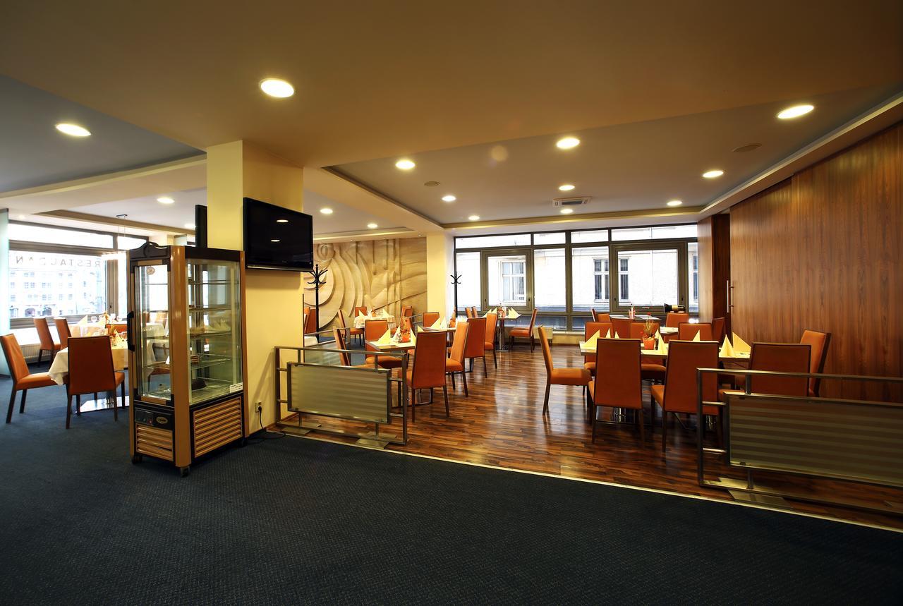 Hotel Central Plzen Luaran gambar