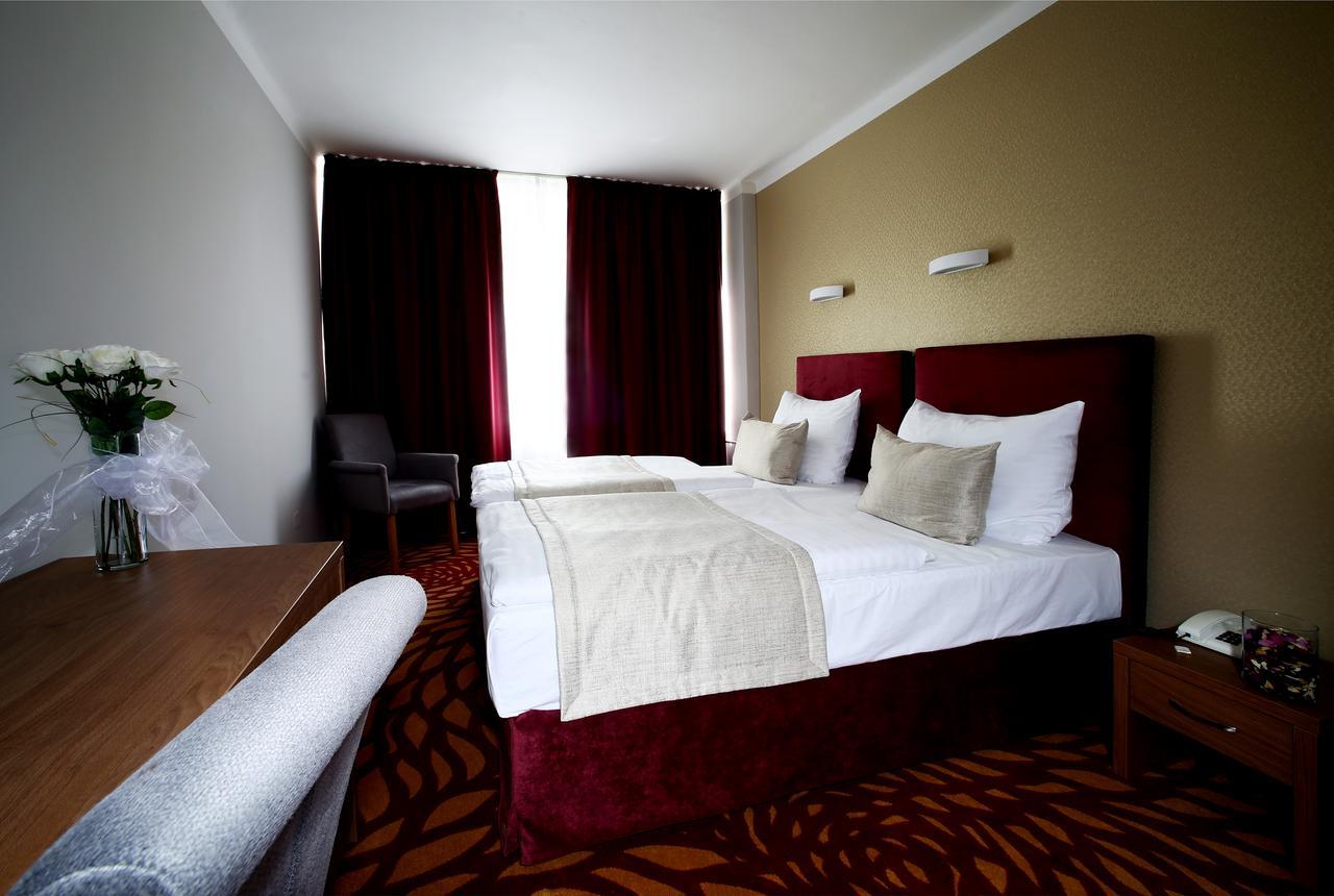 Hotel Central Plzen Luaran gambar