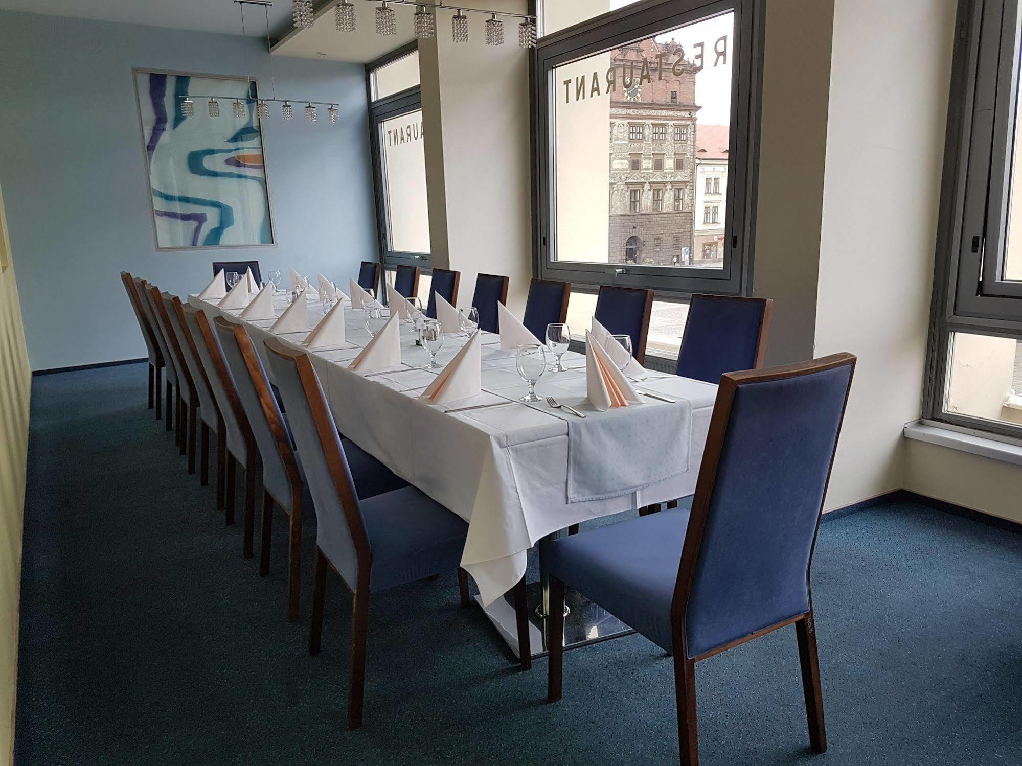 Hotel Central Plzen Luaran gambar