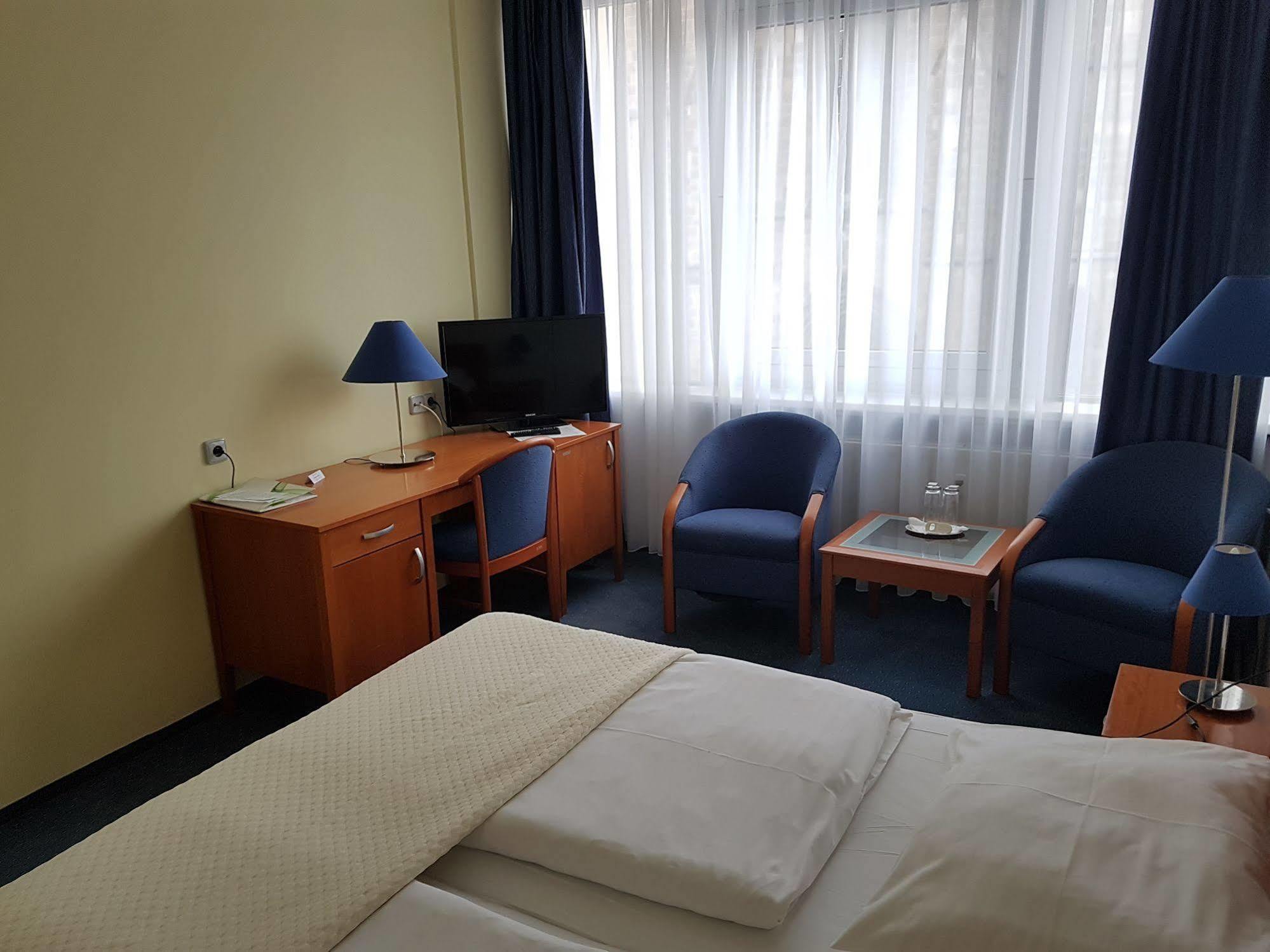 Hotel Central Plzen Luaran gambar