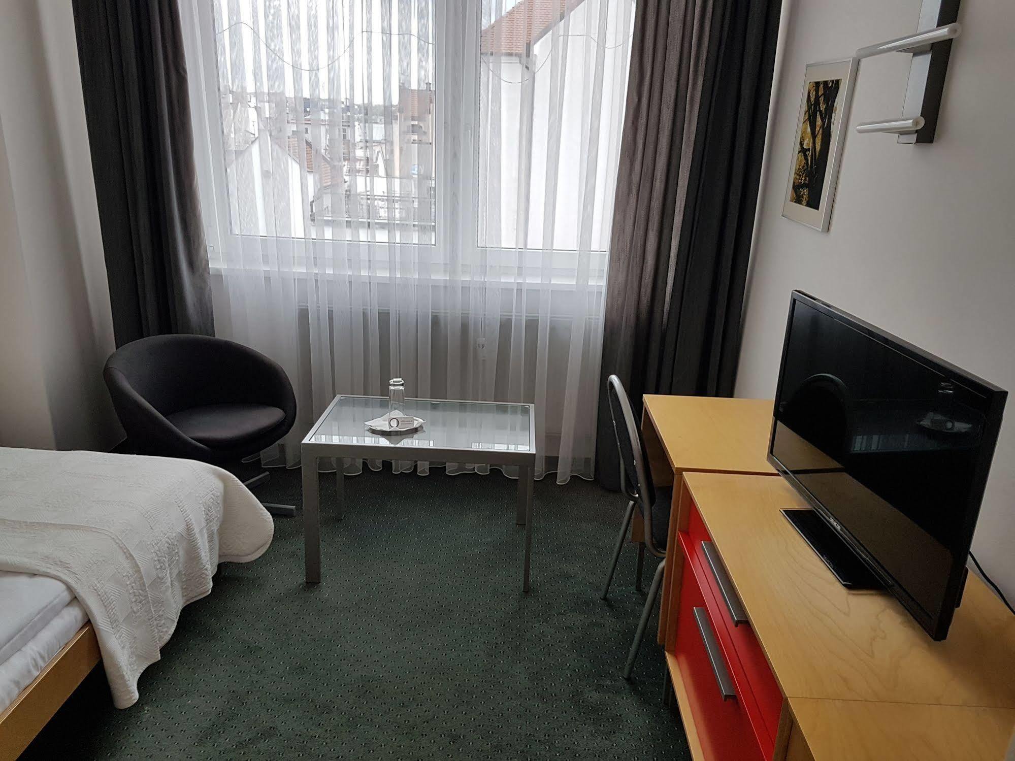 Hotel Central Plzen Luaran gambar