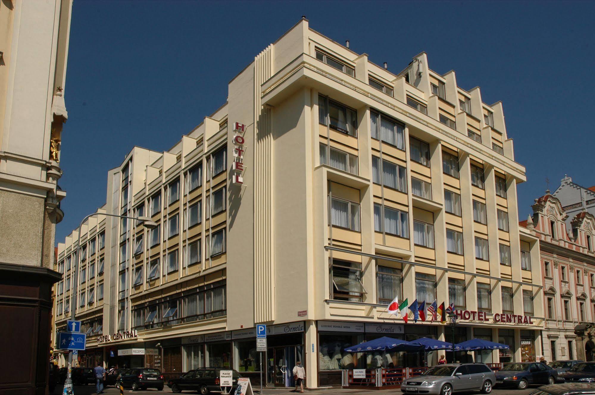 Hotel Central Plzen Luaran gambar