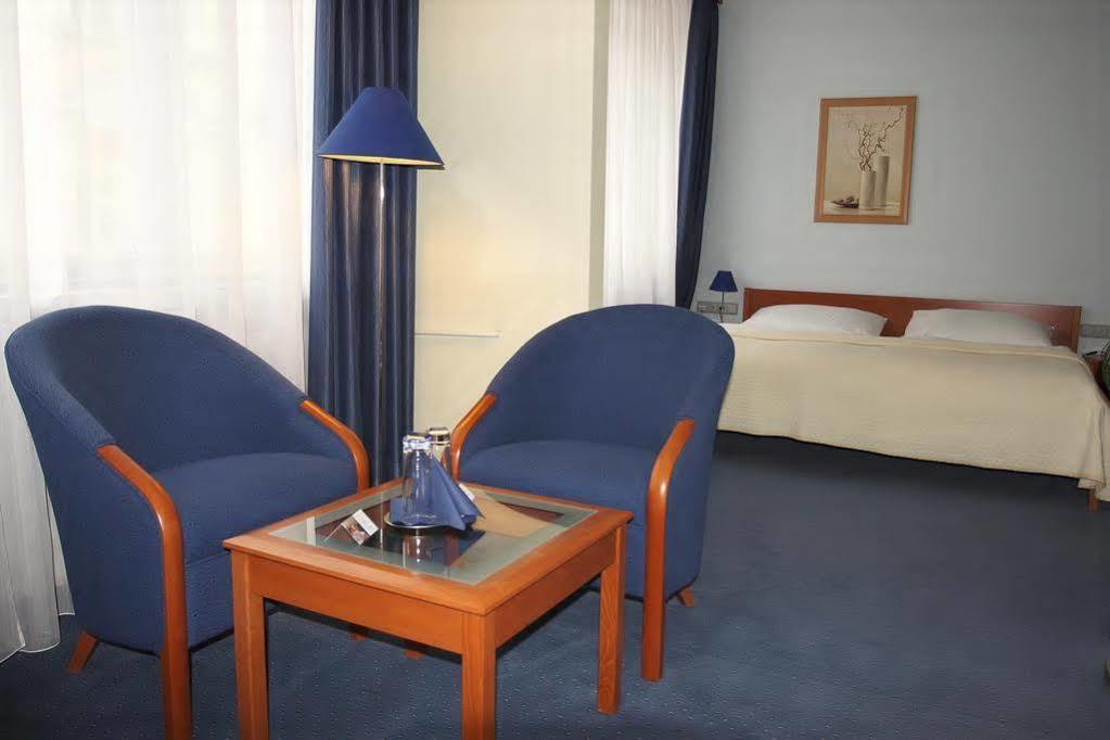 Hotel Central Plzen Luaran gambar
