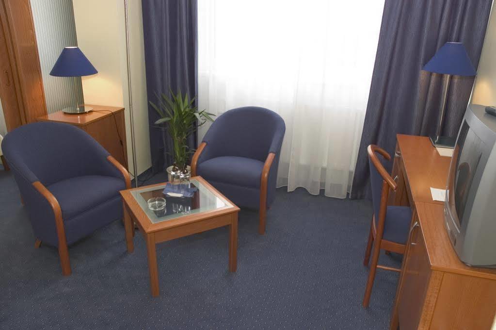 Hotel Central Plzen Luaran gambar