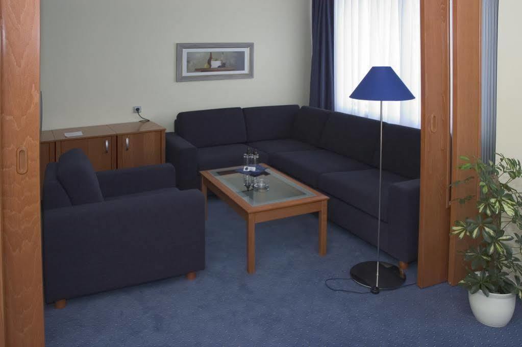 Hotel Central Plzen Luaran gambar